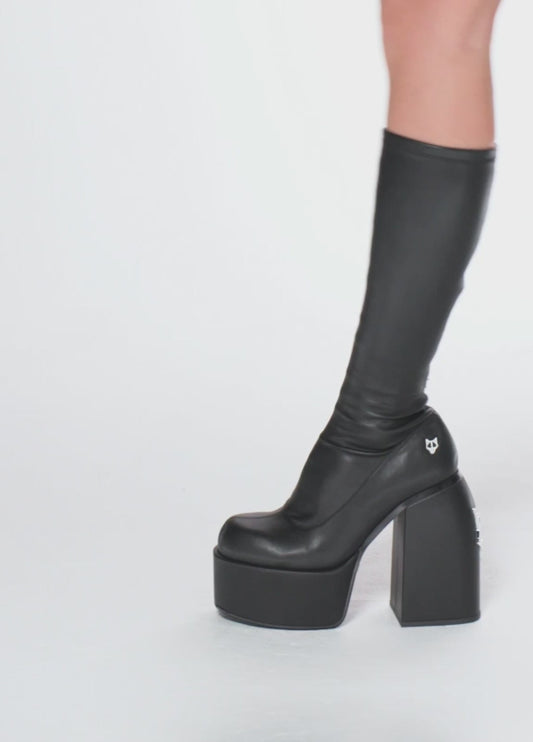 Spice black boots